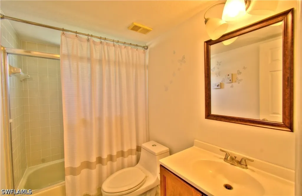9590 Victoria Lane Naples FL 34109