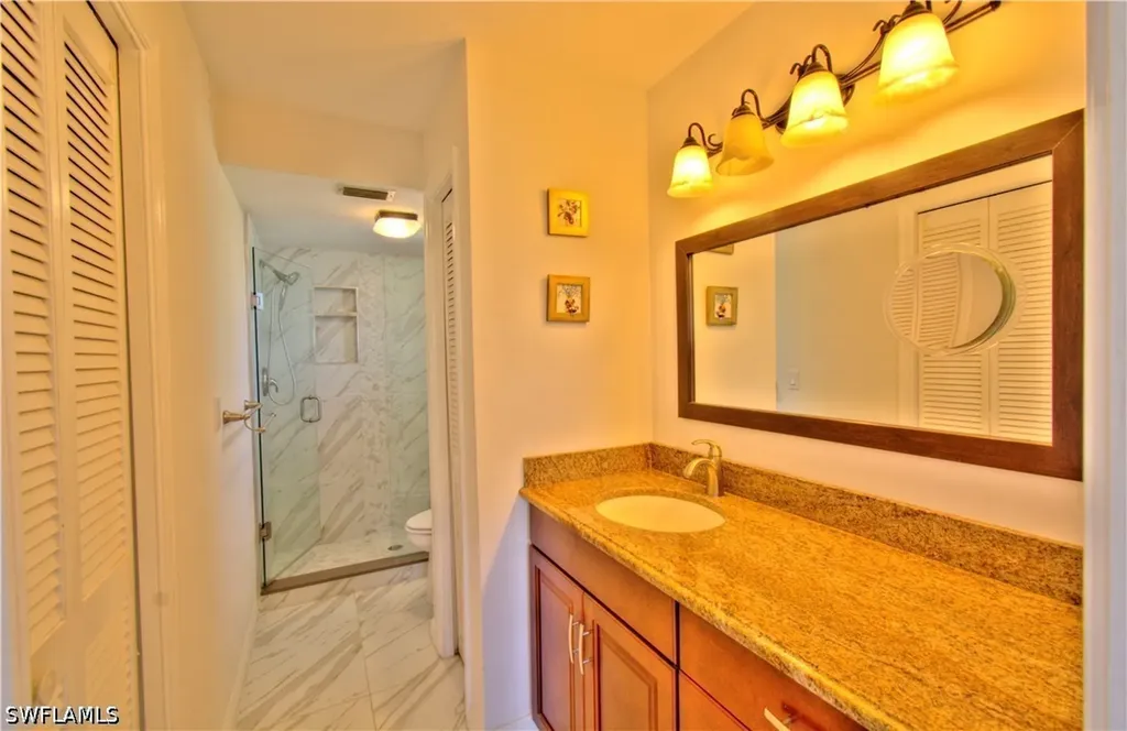 9590 Victoria Lane Naples FL 34109