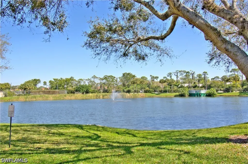 9590 Victoria Lane Naples FL 34109