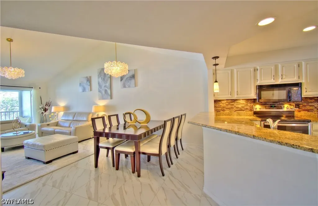9590 Victoria Lane Naples FL 34109