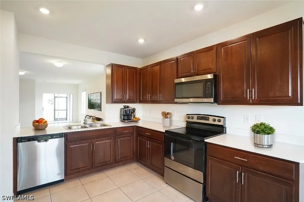 211 NE 20th Street Cape Coral FL 33909