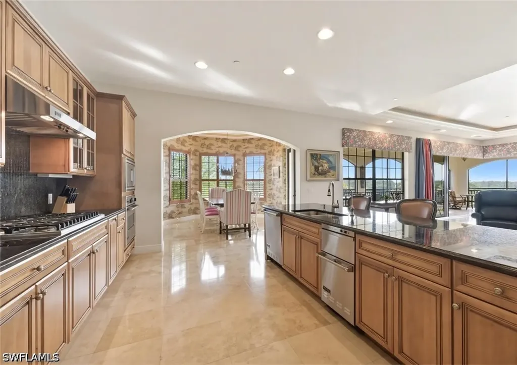 2538 Marquesa Royale Lane Naples FL 34109