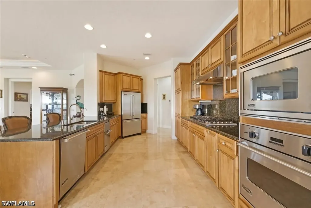 2538 Marquesa Royale Lane Naples FL 34109