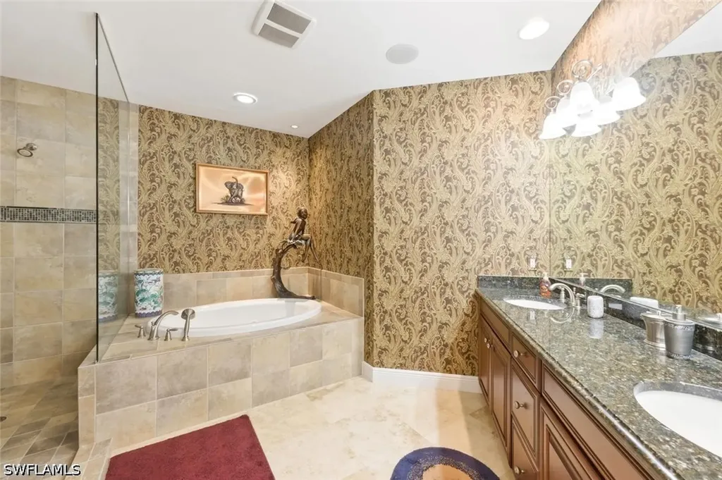 2538 Marquesa Royale Lane Naples FL 34109