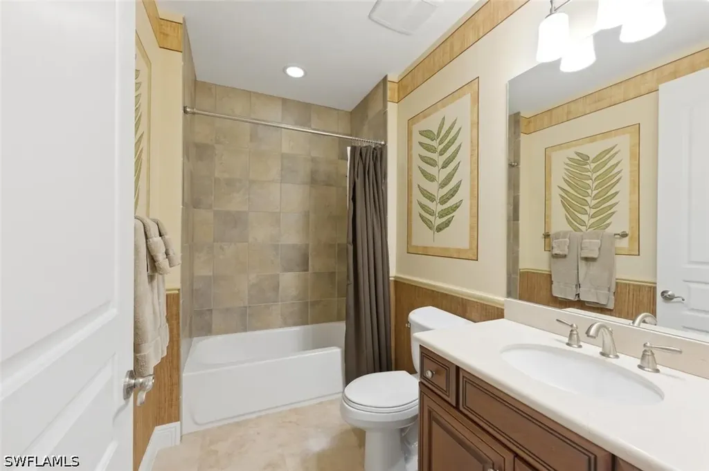 2538 Marquesa Royale Lane Naples FL 34109