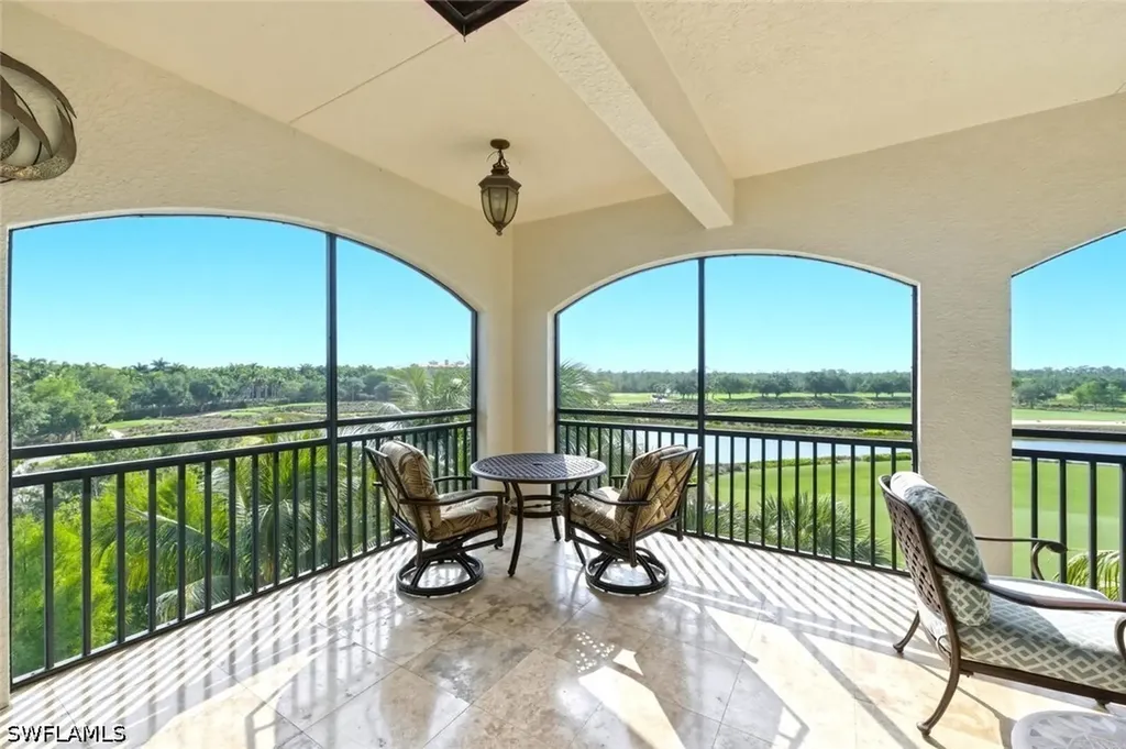 2538 Marquesa Royale Lane Naples FL 34109