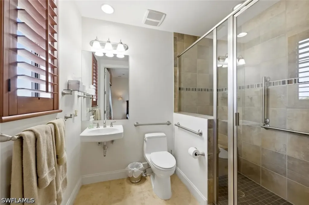 2538 Marquesa Royale Lane Naples FL 34109