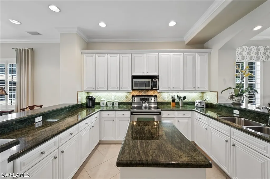 2658 Bolero Drive Naples FL 34109