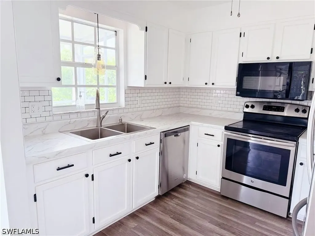 4211 Cindy Avenue Naples FL 34112