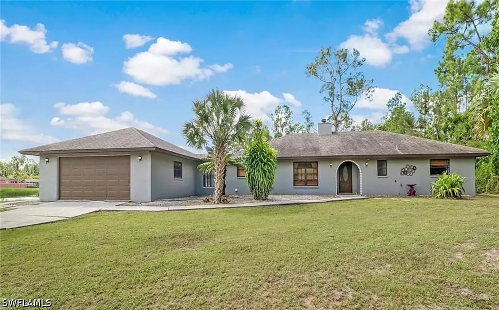 Naples FL, 1130 Golden Gate Boulevard E