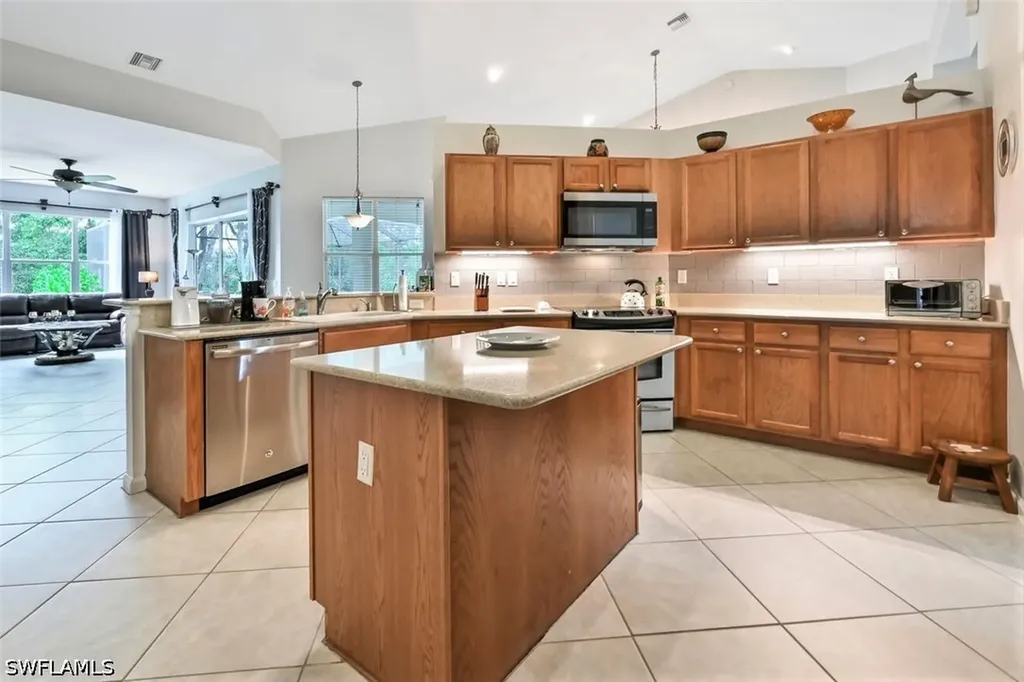 6545 Chestnut Circle Naples FL 34109