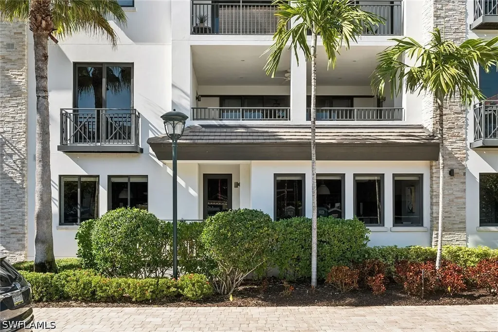 1135 3rd Avenue S Naples FL 34102