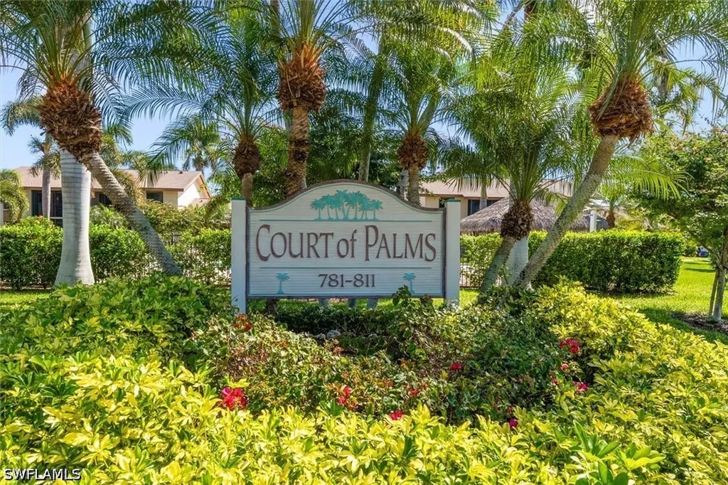 811 W Elkcam Circle Marco Island FL 34145