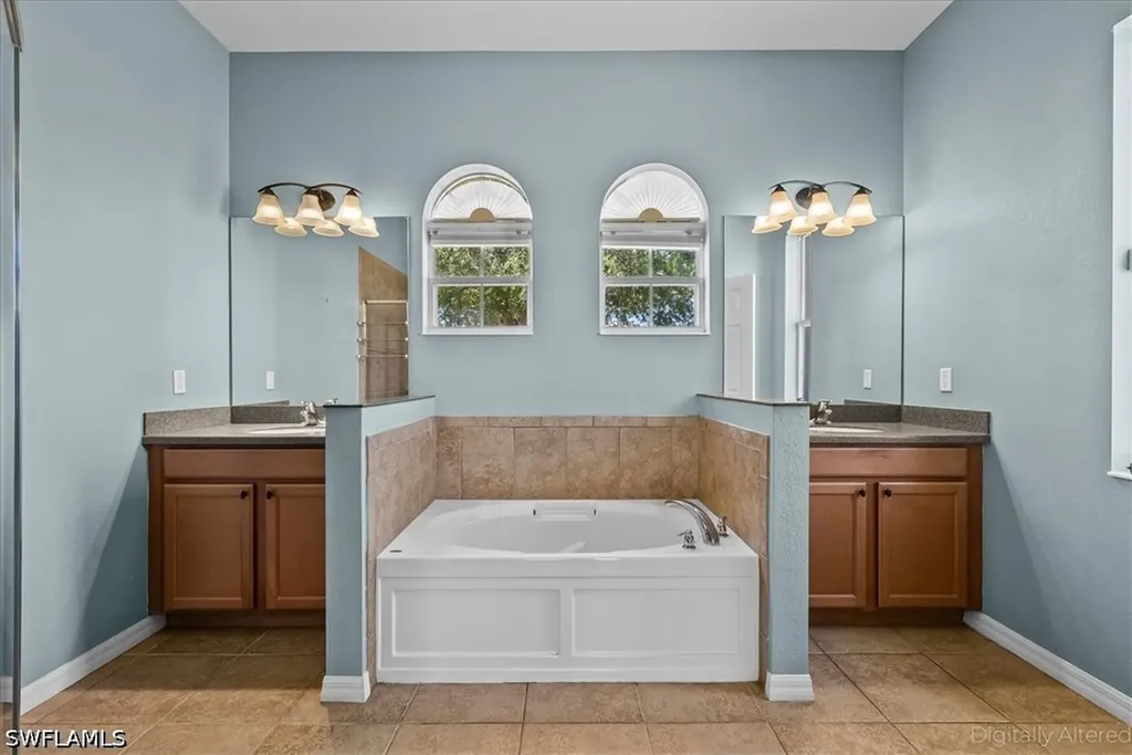 2099 Grove Drive Naples FL 34120