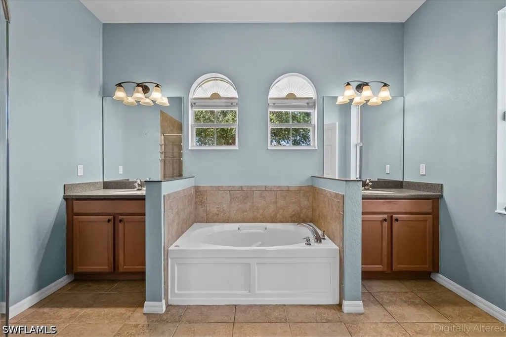 2099 Grove Drive Naples FL 34120