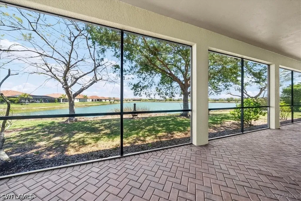 2099 Grove Drive Naples FL 34120