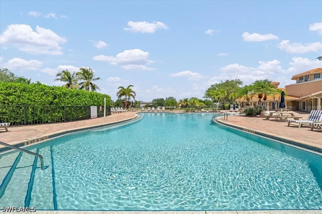 2099 Grove Drive Naples FL 34120