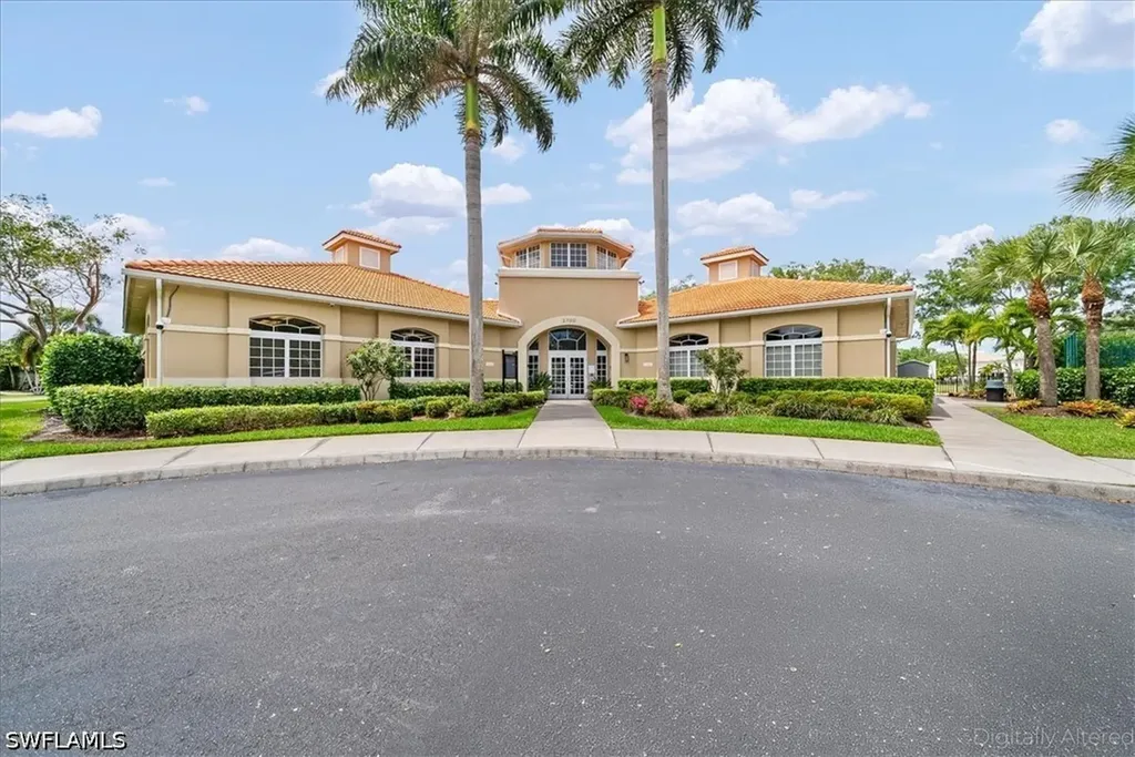2099 Grove Drive Naples FL 34120