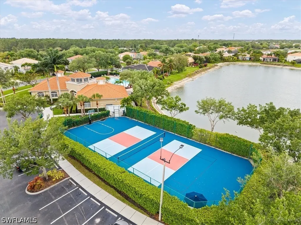 2099 Grove Drive Naples FL 34120