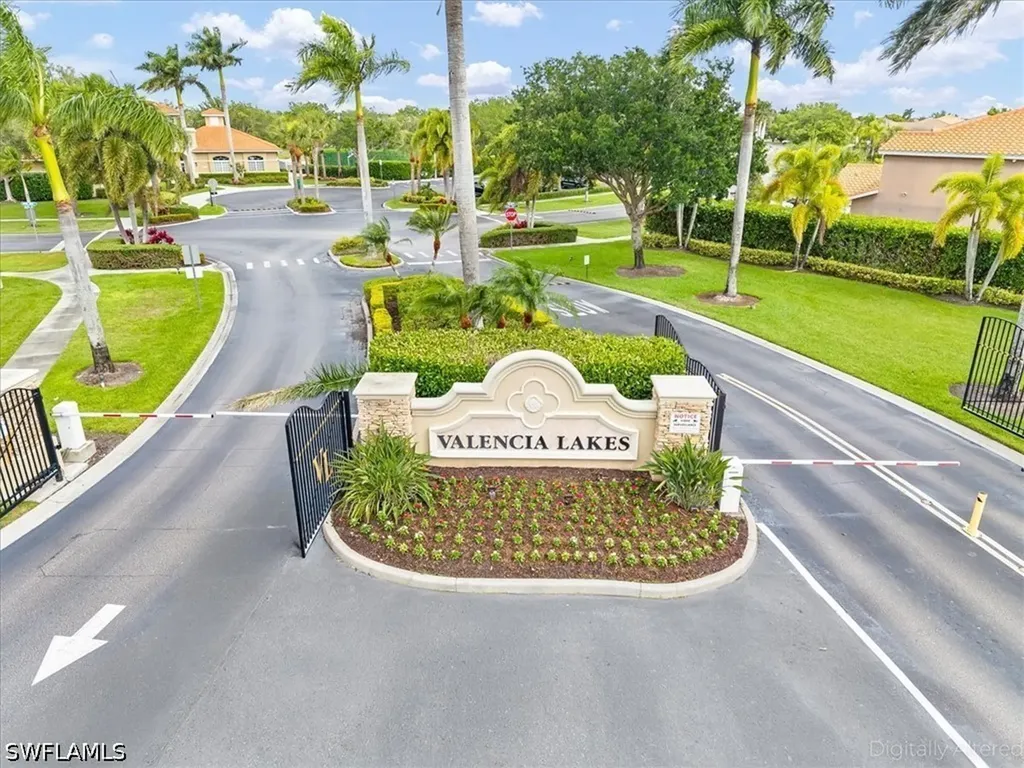 2099 Grove Drive Naples FL 34120