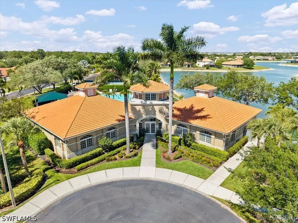2099 Grove Drive Naples FL 34120
