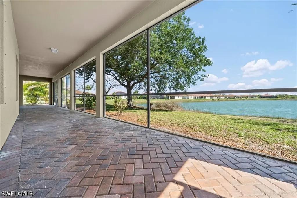 2099 Grove Drive Naples FL 34120