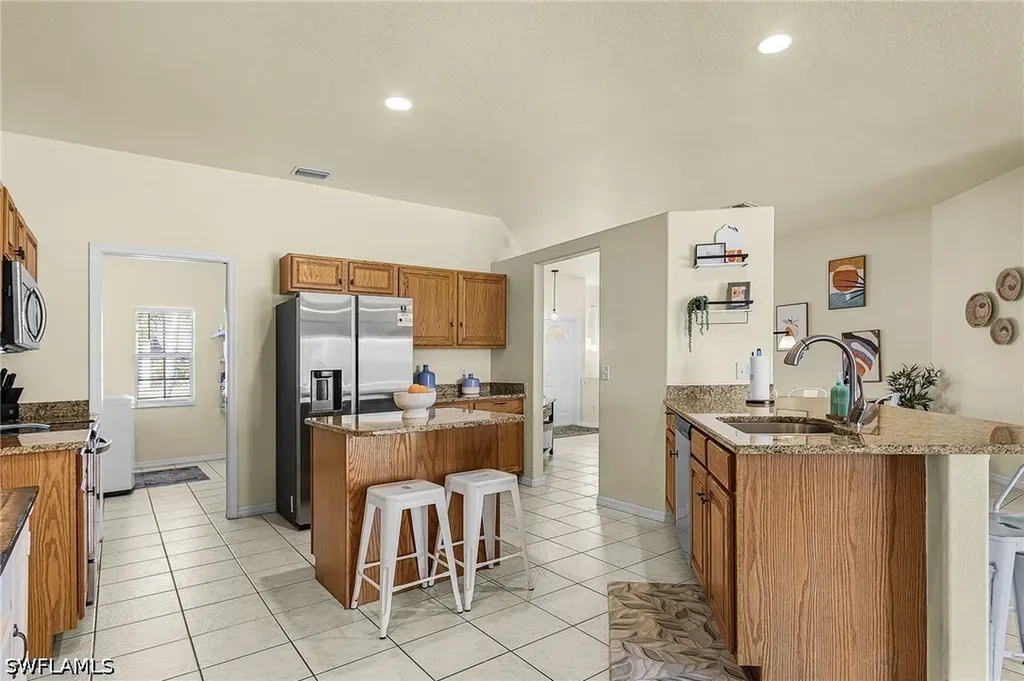 1217 SW 1st Avenue Cape Coral FL 33991