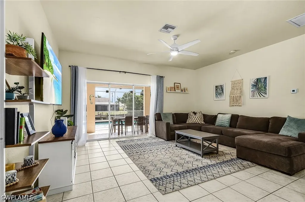 1217 SW 1st Avenue Cape Coral FL 33991