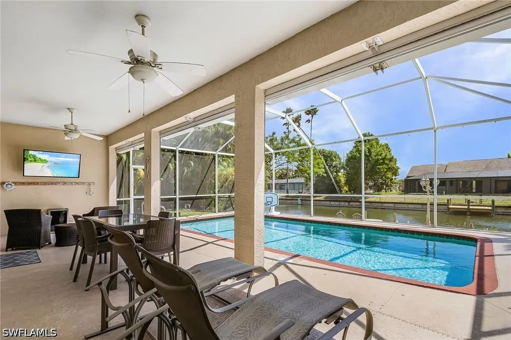 1217 SW 1st Avenue Cape Coral FL 33991