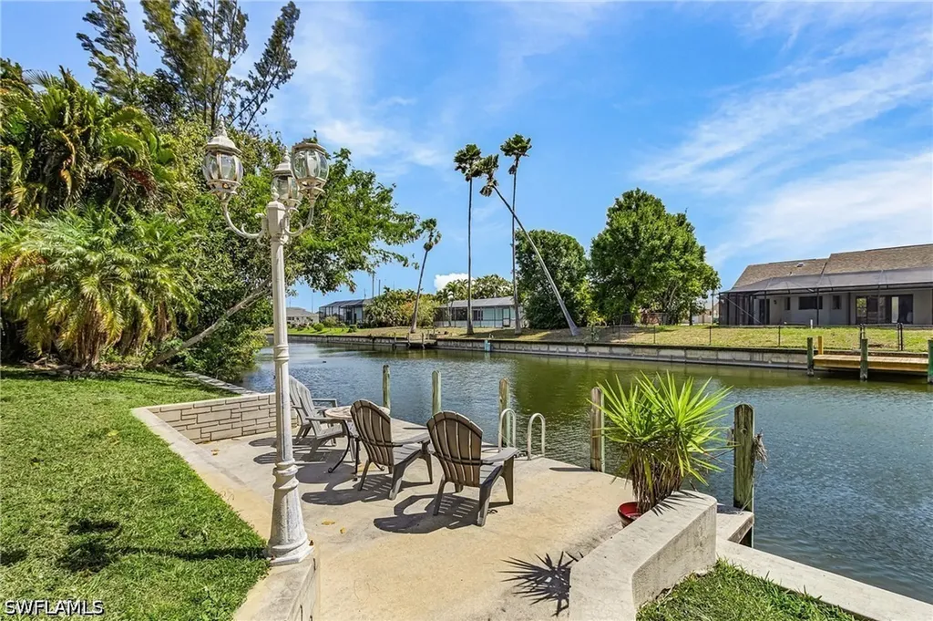 1217 SW 1st Avenue Cape Coral FL 33991