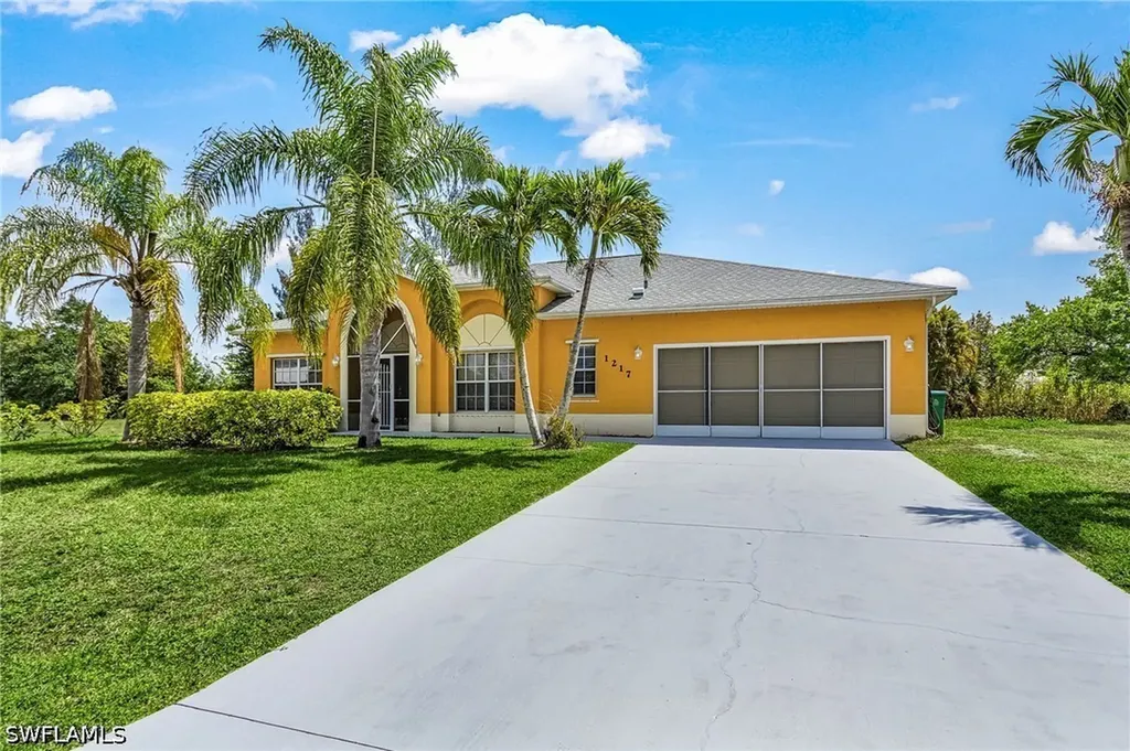 1217 SW 1st Avenue Cape Coral FL 33991
