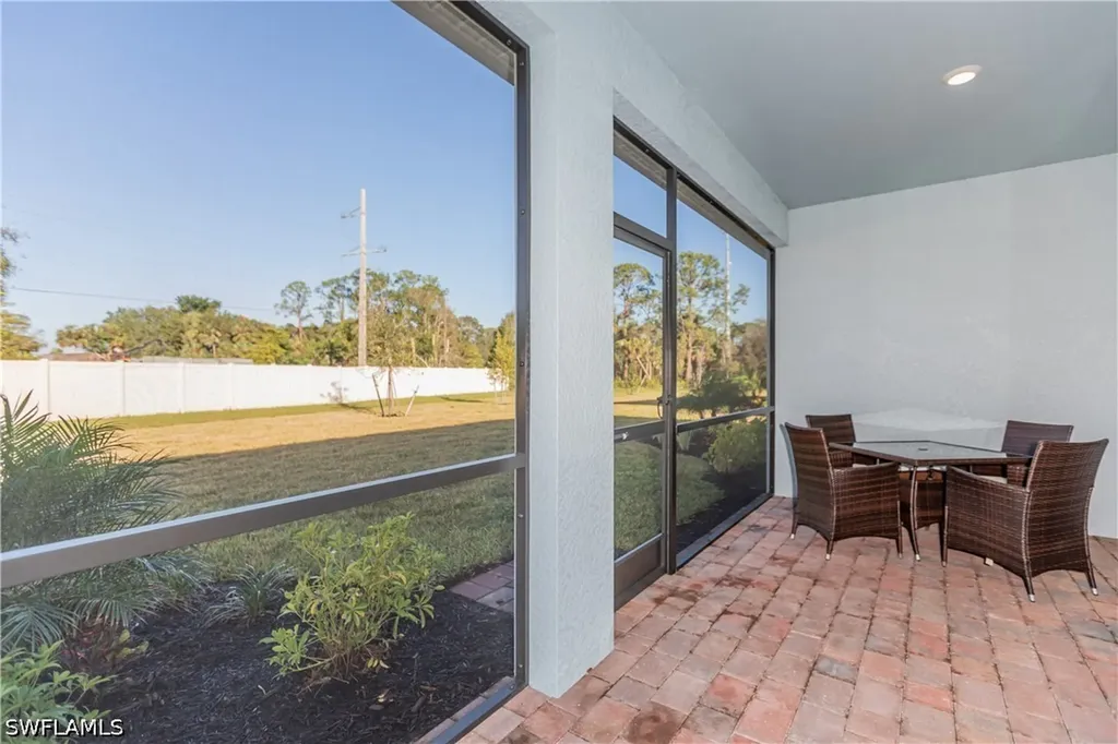 267 Tamarindo Lane Naples FL 34114