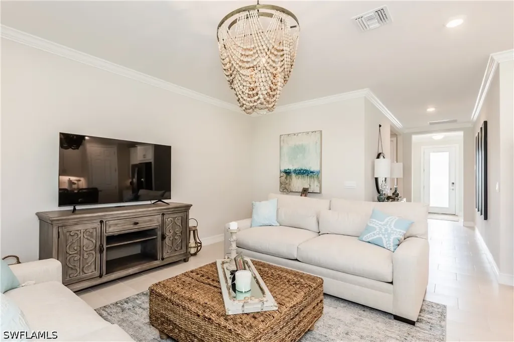 267 Tamarindo Lane Naples FL 34114