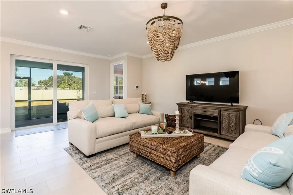 267 Tamarindo Lane Naples FL 34114