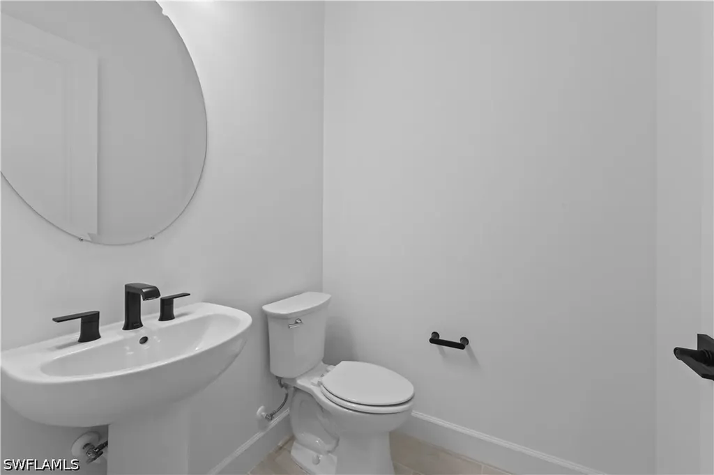 2090 Don Benito Way Naples FL 34120