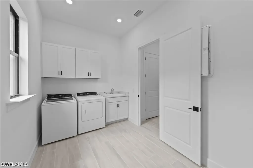 2090 Don Benito Way Naples FL 34120