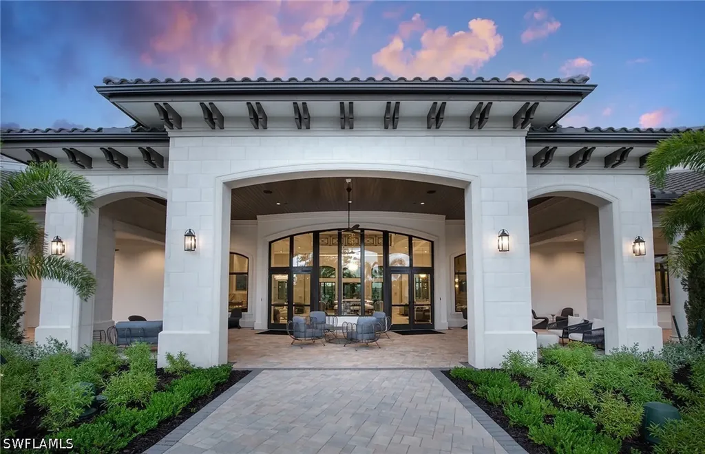 2090 Don Benito Way Naples FL 34120
