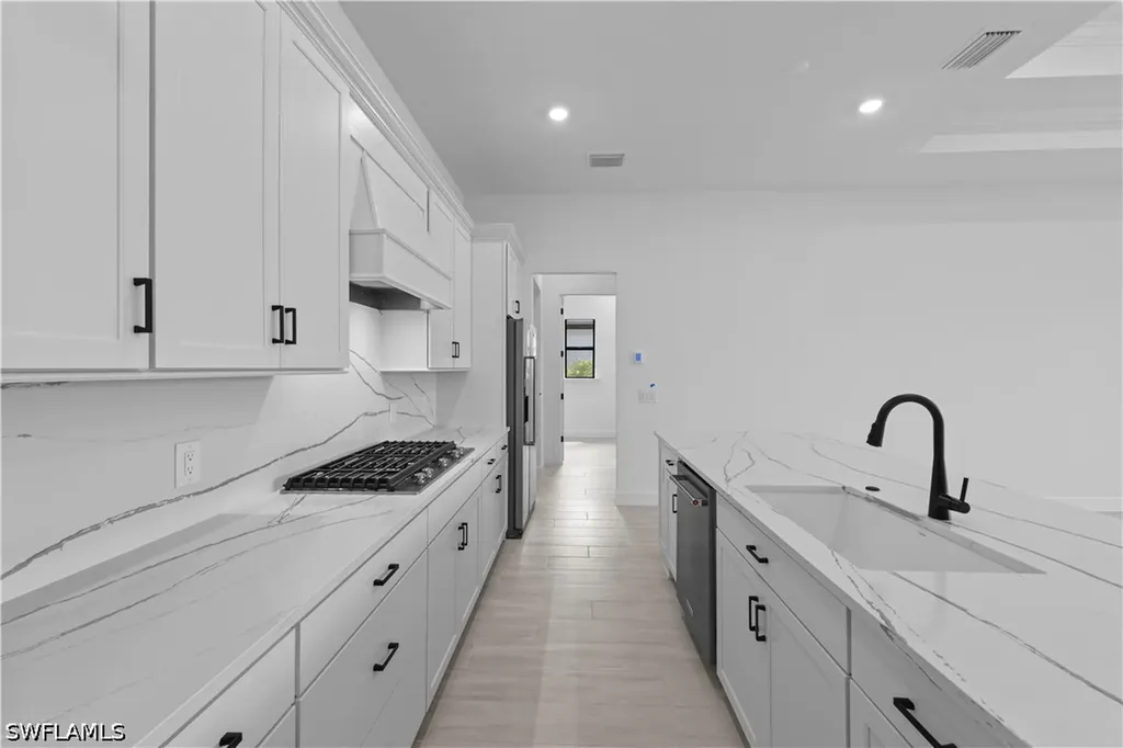 2090 Don Benito Way Naples FL 34120