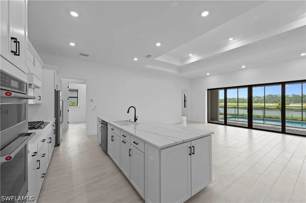2090 Don Benito Way Naples FL 34120
