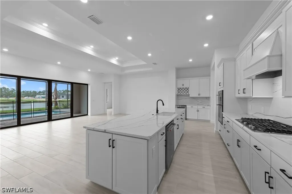 2090 Don Benito Way Naples FL 34120