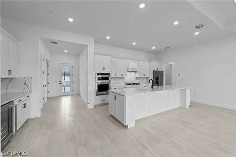 2090 Don Benito Way Naples FL 34120