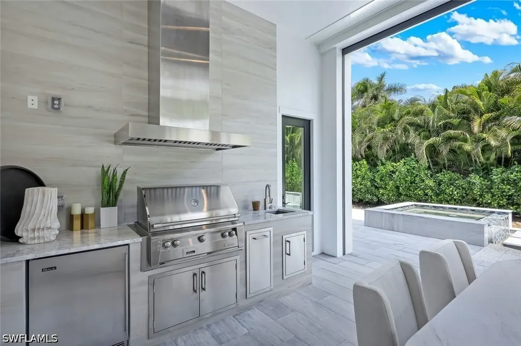 767 Park Shore Drive Naples FL 34103
