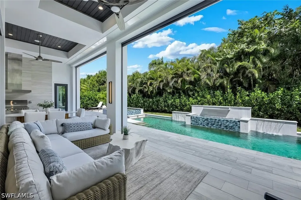 767 Park Shore Drive Naples FL 34103