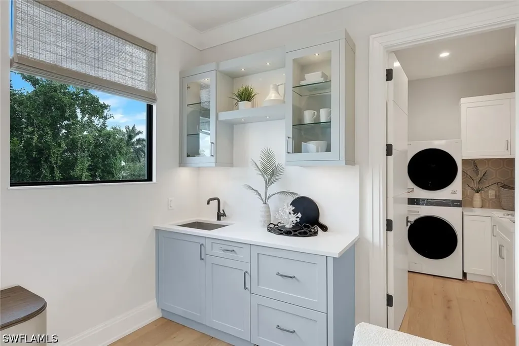 767 Park Shore Drive Naples FL 34103