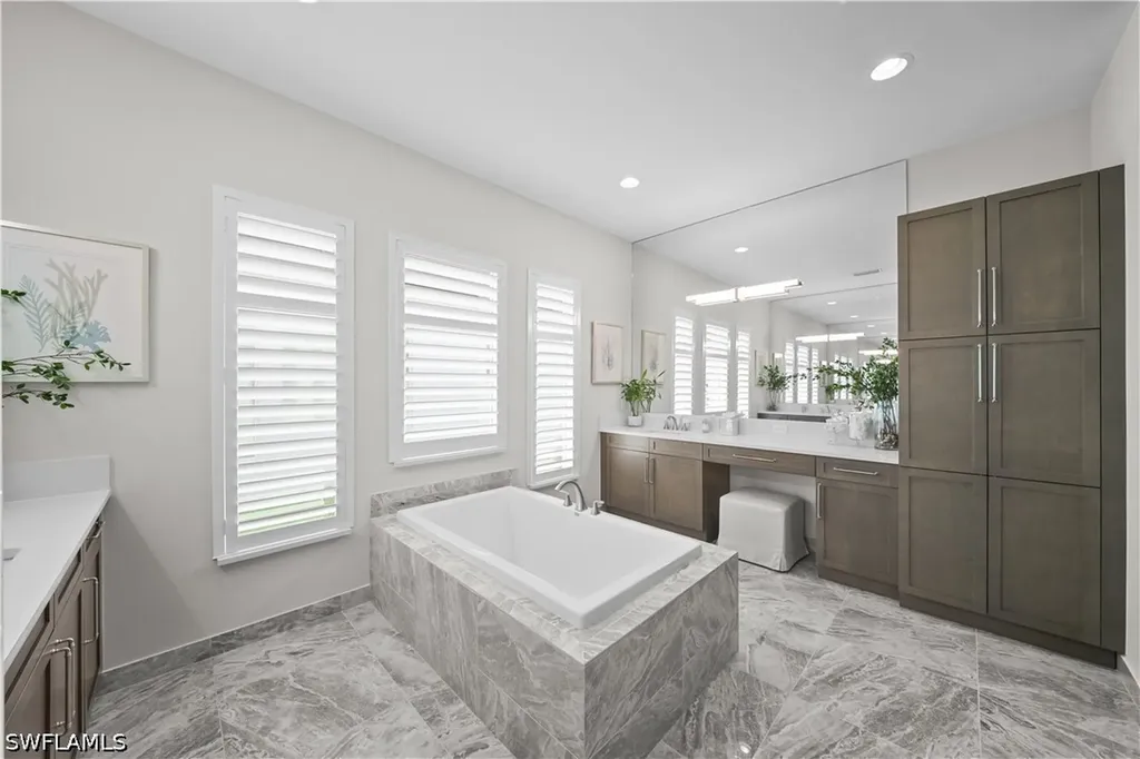 12092 Eucalyptus Way Naples FL 34120