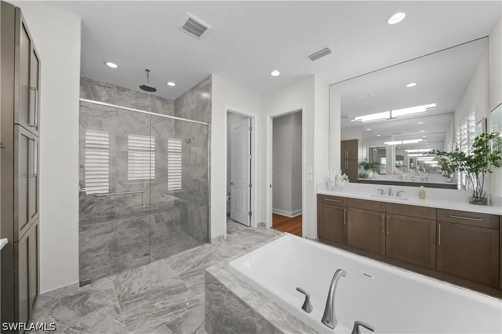 12092 Eucalyptus Way Naples FL 34120