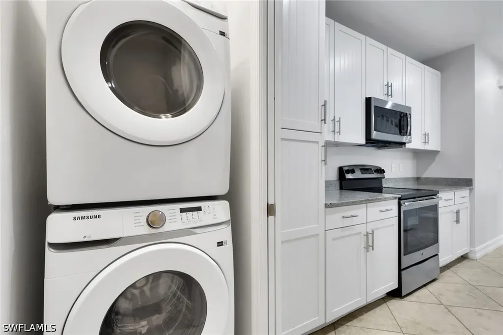 7738 Bristol Circle Naples FL 34120
