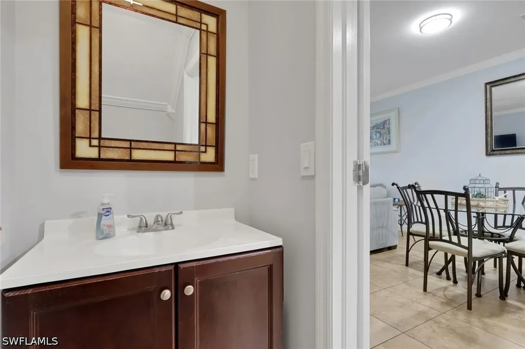 1289 Oxford Lane Naples FL 34105