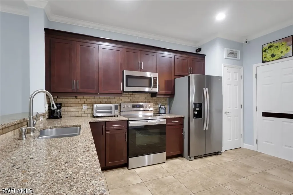 1289 Oxford Lane Naples FL 34105