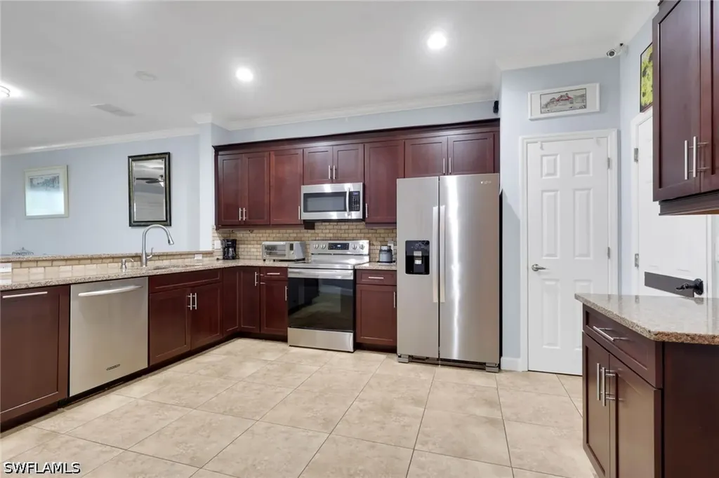 1289 Oxford Lane Naples FL 34105